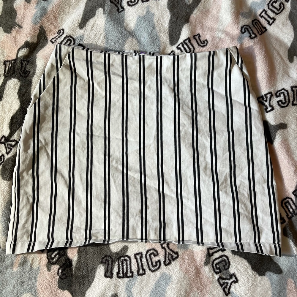Stripped Mini Skirt